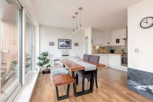 Apartamento Altido Ultra Stylish 2 Bed/2 Bath With Balcony & Parking