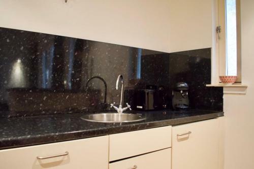 Bright Apartment On The Grassmarket Sleeps 2