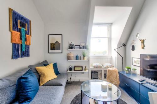 Guestready - Cosy Top-floor Apartment In Newington