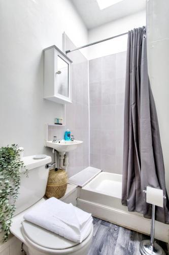 Guestready - Cosy Top-floor Apartment In Newington