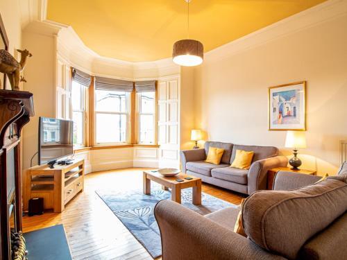 Beautiful Georgian Style Morningside Apartment