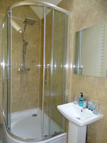 Ellesmere Hotel