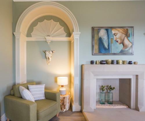 Emley Chateau Sleeps 17 With Wifi