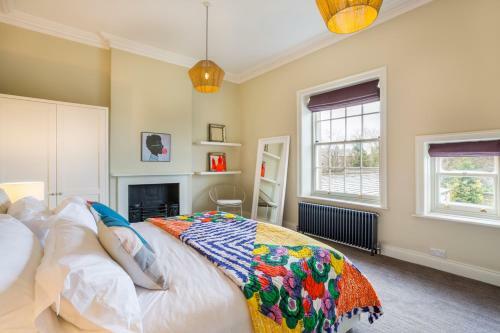 Emley Chateau Sleeps 17 With Wifi