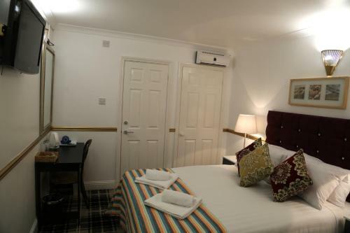 Hotel Atz&h Inn
