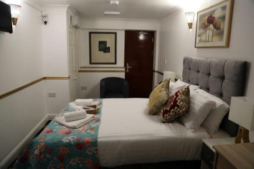 Hotel Atz&h Inn
