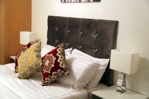Hotel Atz&h Inn