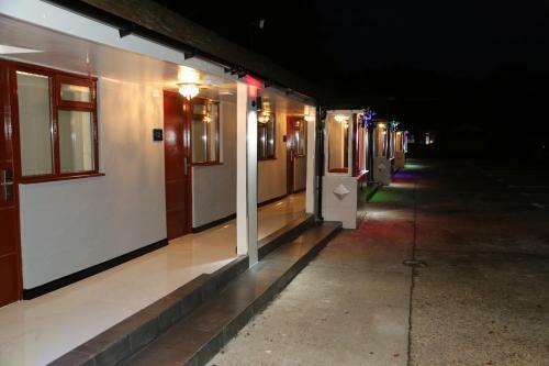 Hotel Atz&h Inn