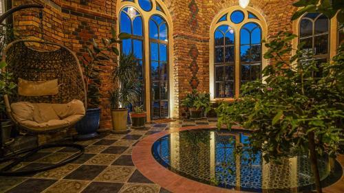 Eltham Chateau Sleeps 24
