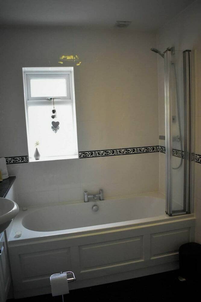 Tlc Exmouth Bed And Breakfast