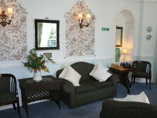 Hostal Rosemullion Hotel