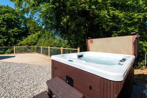 Weedingshall Lodges