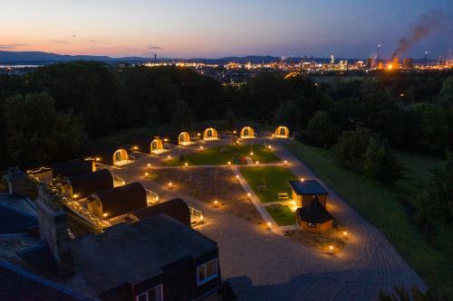 Weedingshall Lodges