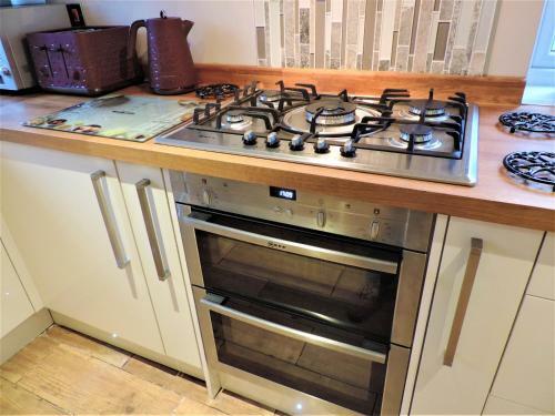 3 Bed Farnborough Air Accommodation