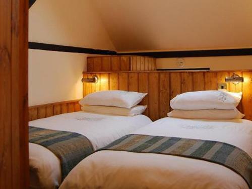 Bed & Breakfast The Plume Of Feathers