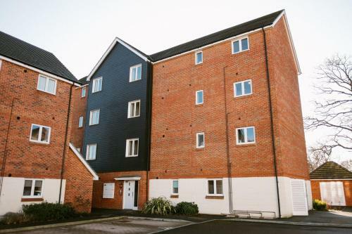 Farnborough Airport Twin Bed Apartment