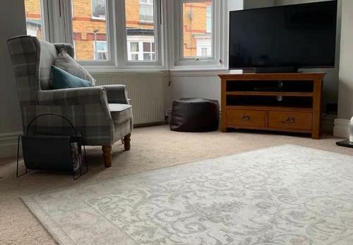 Apartment Chic - Spacious Cosy Duplex Apartment - Sleeps 5