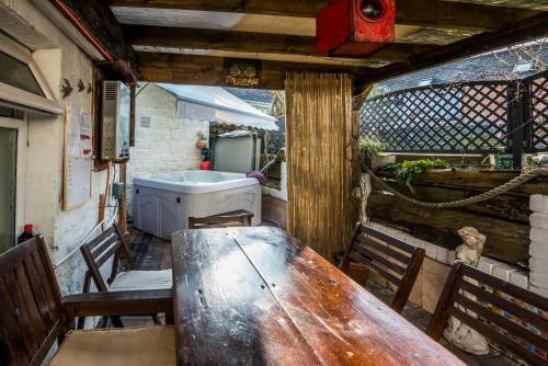 James John Hamilton House - Fishguard