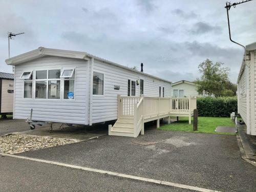 Beautiful 3-bed Caravan In Cala Gran