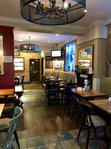 Hotel The Holystone Bar & Restaurant