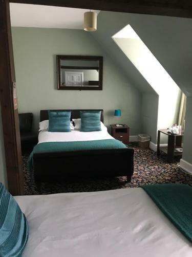 Carlton Hotel