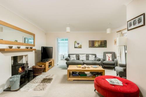 Mews Hill, 5 Bedroom New Forest Holiday Cottage