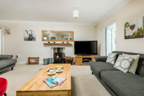 Mews Hill, 5 Bedroom New Forest Holiday Cottage
