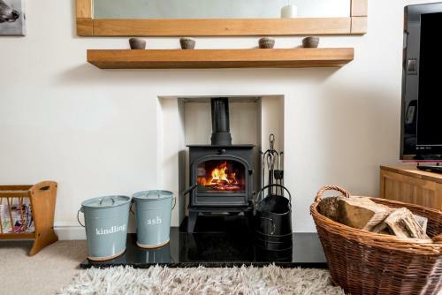 Mews Hill, 5 Bedroom New Forest Holiday Cottage
