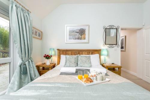 Mews Hill, 5 Bedroom New Forest Holiday Cottage