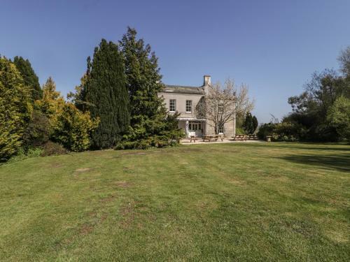 Milton Manor