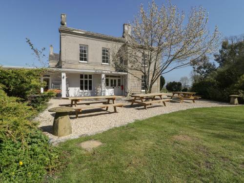 Milton Manor