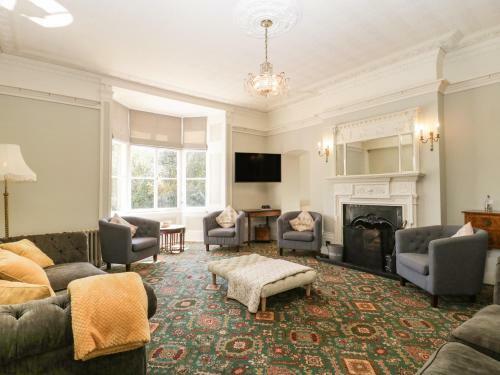 Milton Manor