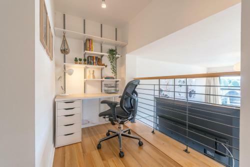 Riverview Apartment, Secure Parking And Balcony