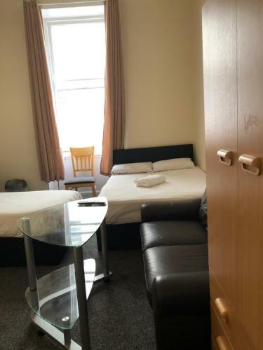 Bed & Breakfast Renfrew Rooms At City Centre