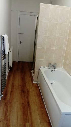 Bed & Breakfast Renfrew Rooms At City Centre