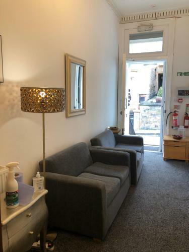 Bed & Breakfast Renfrew Rooms At City Centre