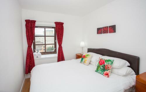 Stylish Apartment With Private Parking