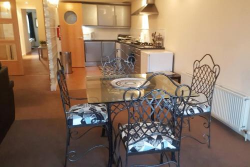 Apartamento X Large Flat 2 Bthrm Bus/train Link Free Parking