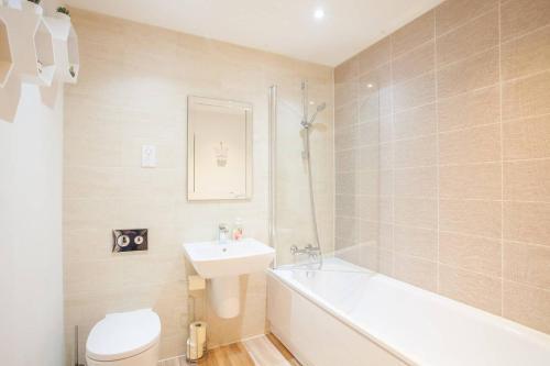 Apartamento Bright Two Bedroom Flat With Free Parking