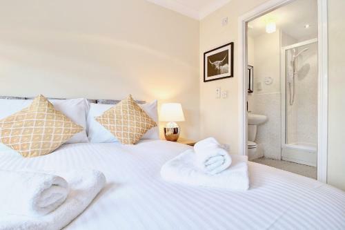 South Side Pleasance Apartment