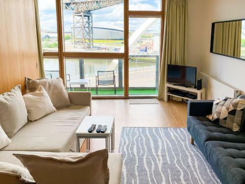 Secc Hydro Luxury Waterfront Apartment