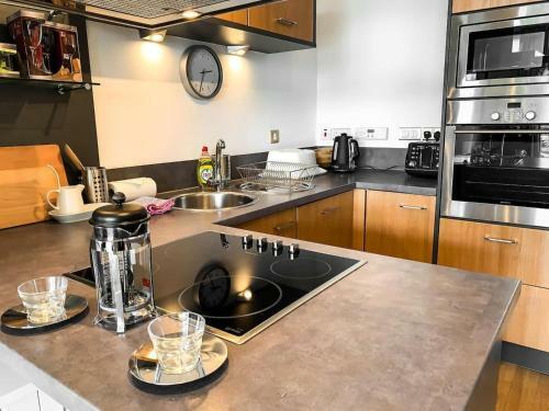 Secc Hydro Luxury Waterfront Apartment