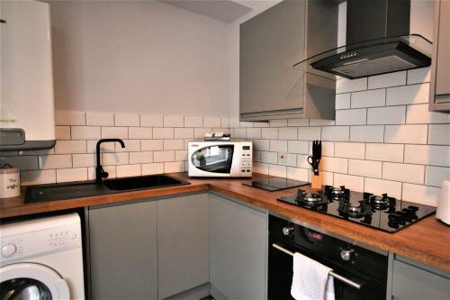 Brunswick Square Apartments By Roomsbooked
