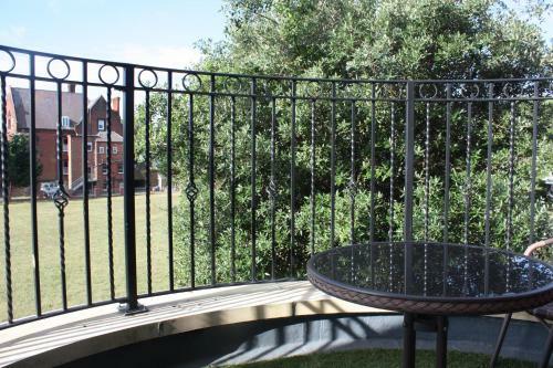 Hostal Barons Court