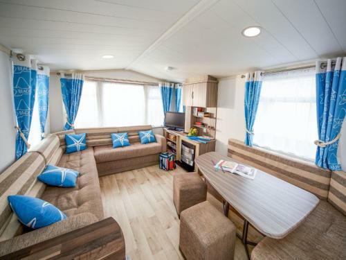 Holiday Home Hopton Park-5