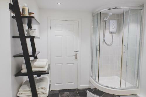 Discovery Suite ? Simple2let Serviced Apartments