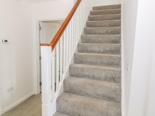 6 Whitecraigs Crescent