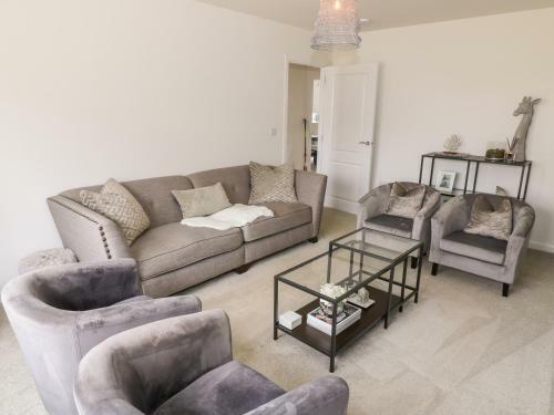 6 Whitecraigs Crescent
