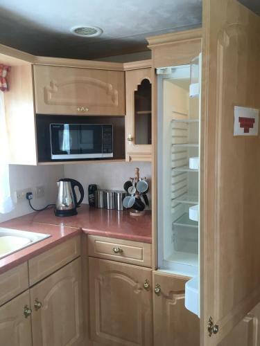 The Leven Self Catering Static Caravan At The Ring Pub