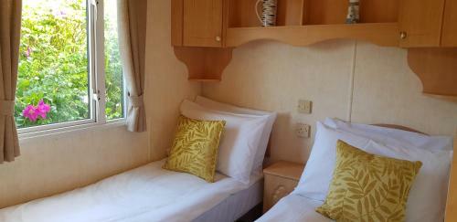 The Leven Self Catering Static Caravan At The Ring Pub